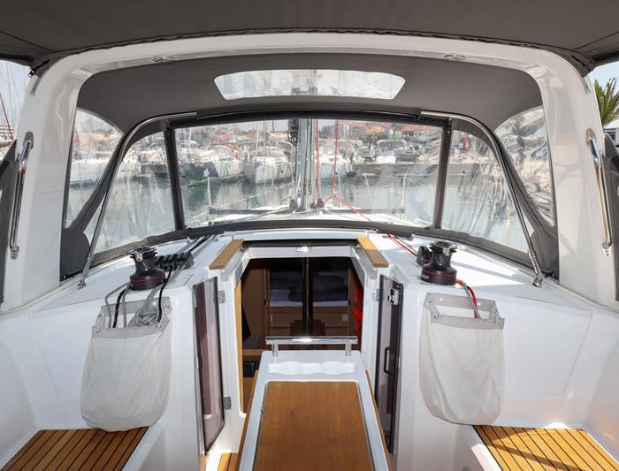 Aquarius | Oceanis 35.1 photo 3