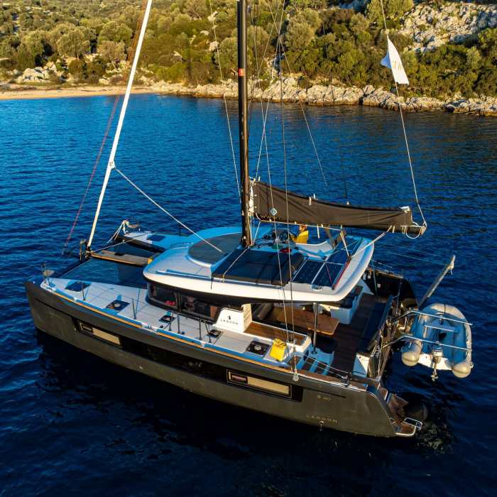 Sol Invictus VIP-equipped | Lagoon 40 photo 1