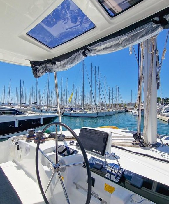 Felicita | Lagoon 46 photo 6