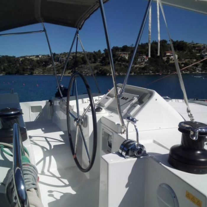 Diva | Lagoon 450 Fly photo 7