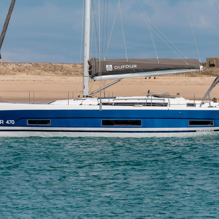 Alyss | Dufour 470 owner's version. photo 4