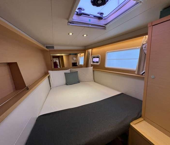 Branchia | Lagoon 450 Fly photo 2