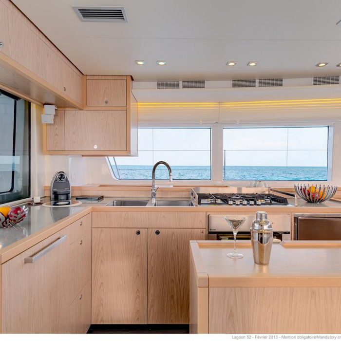 Velar | Lagoon 52 photo 3