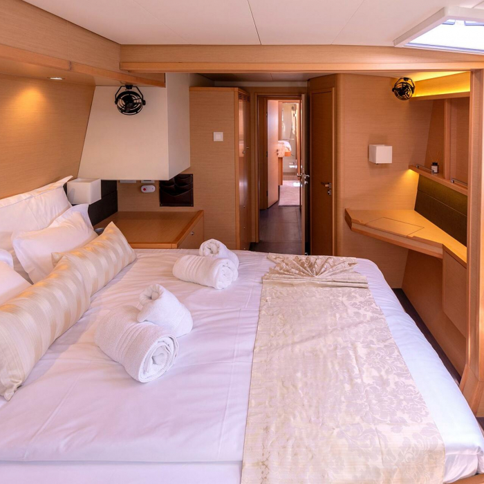 Amber | Lagoon 560 photo 13