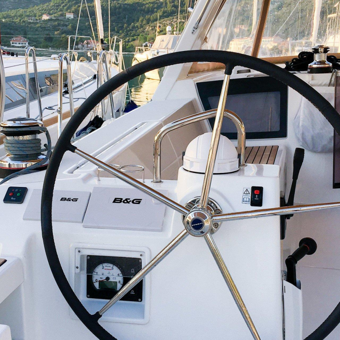 Mambo 1 | Oceanis 45 photo 11