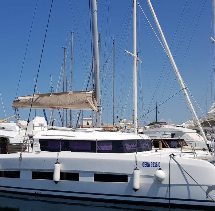 Paradise Planet | Dufour 48 Catamaran photo 8