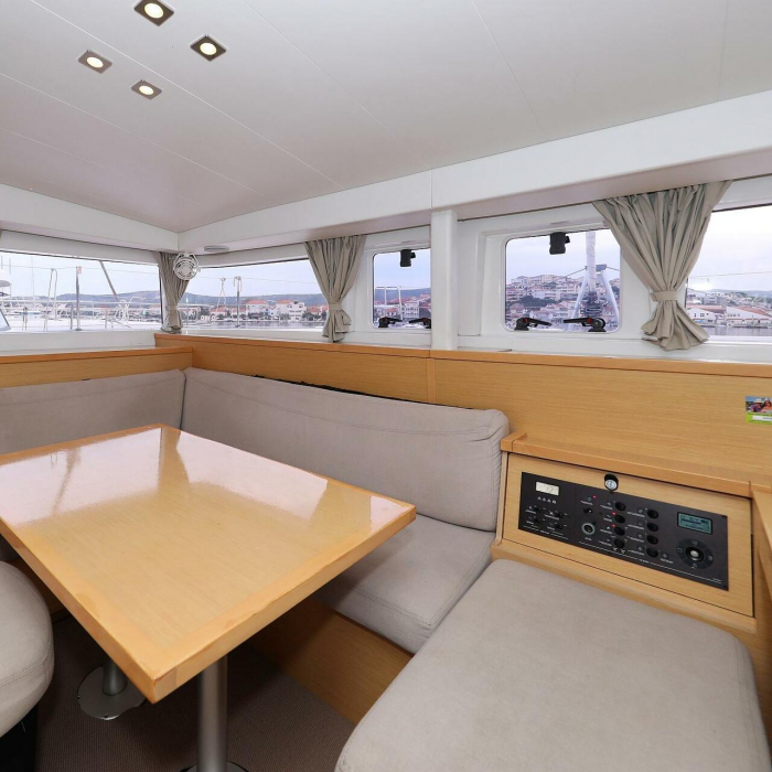 Ladies First | Lagoon 400 S2 photo 21