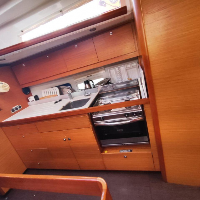 Besra | Dufour 430 GL photo 5