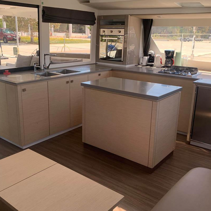 Waterloo | Fountaine Pajot Saba 50 photo 11