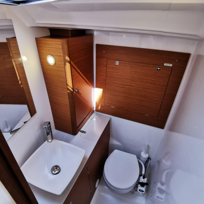 Antares | Dufour 390 Grand Large photo 32