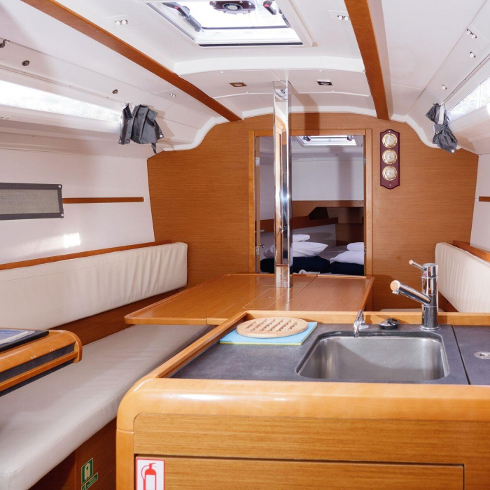 Siberia | Sun Odyssey 349 photo 12