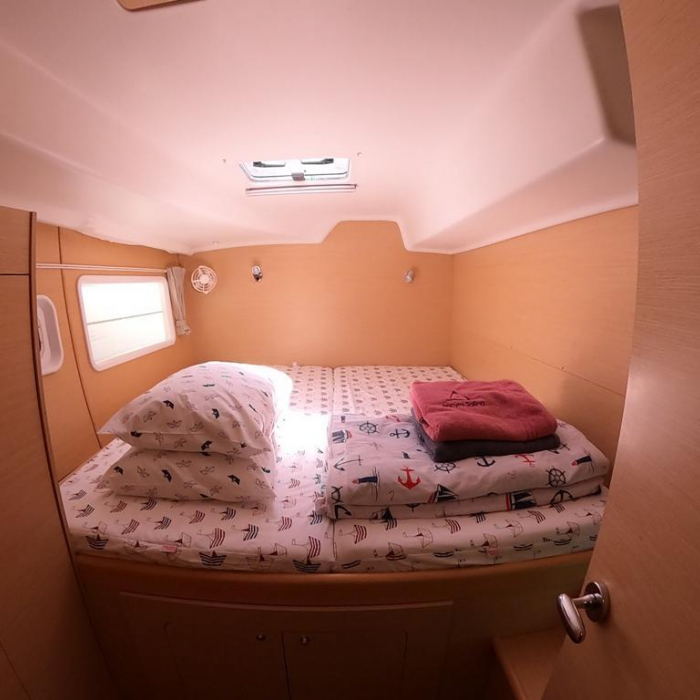 Suncity 1 | Lagoon 380 photo 5