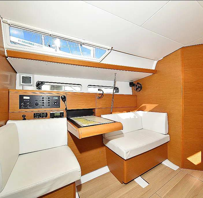 Economy | Sun Odyssey 449 photo 14