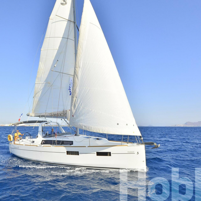 Hobbit | Oceanis 35 photo 4