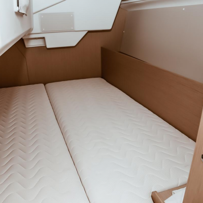 Class | Oceanis 38.1 photo 6