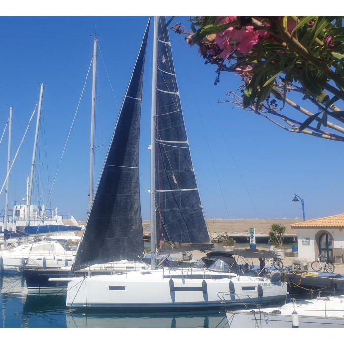 The song is you | Sun Odyssey 410 Performance - New sail photo 4