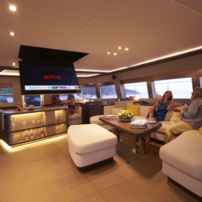 CRAZY HORSE | Lagoon 78 photo 13