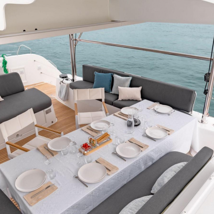 SILVER ELLI | Lagoon 46 photo 12