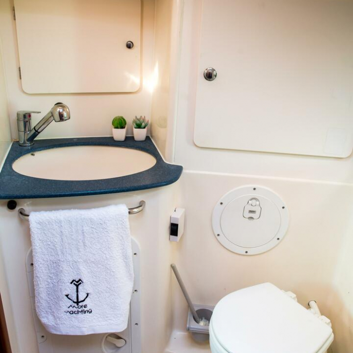 Konstantinos | Bavaria 36 photo 23