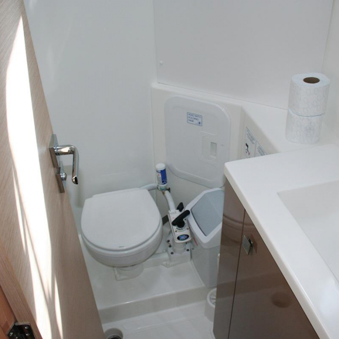 Admira | Fountaine Pajot LUCIA 40 photo 4