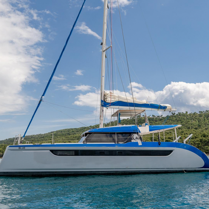 Blue | Luna 49 photo 3