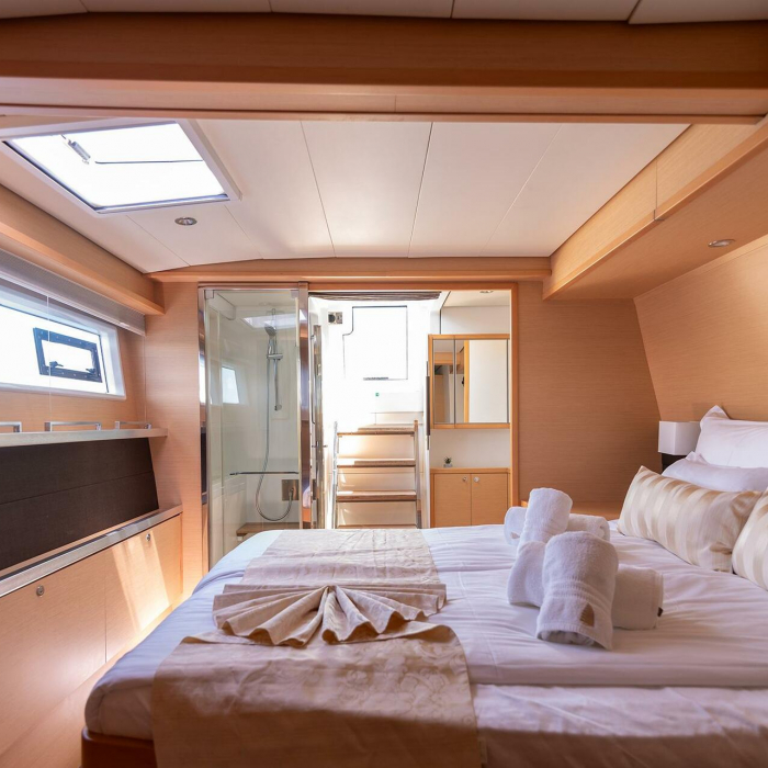 Amber | Lagoon 560 photo 18