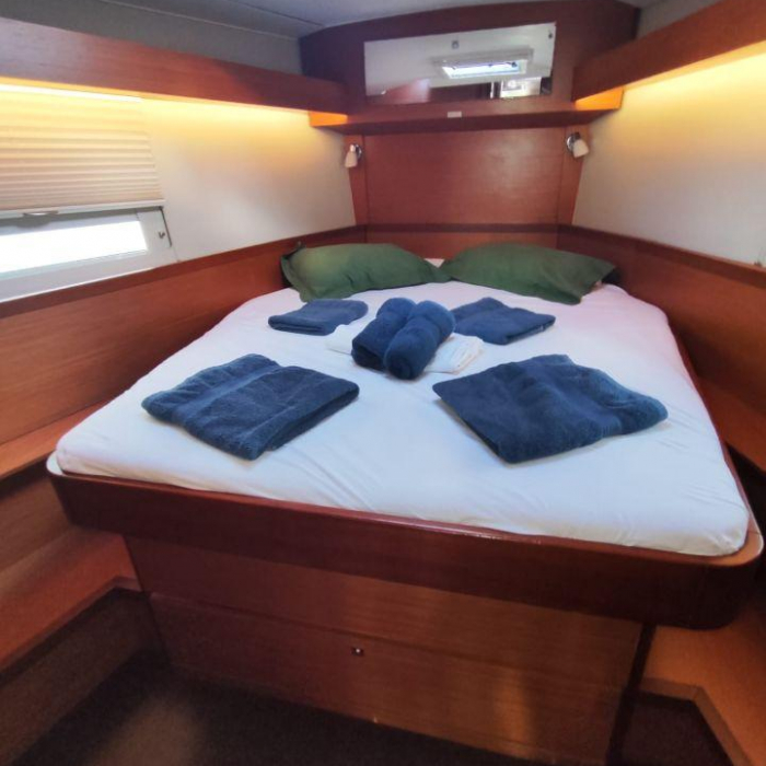 Besra | Dufour 430 GL photo 8