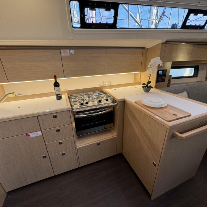 Ivana | Bavaria C42 photo 36