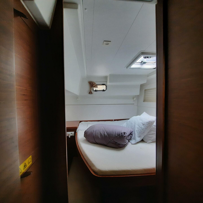 Senza Meta  (A/C and Generator) | Lagoon 40 photo 4