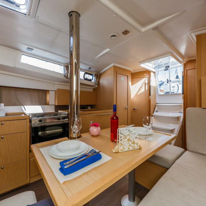 Obsession | Oceanis 38.1 photo 2