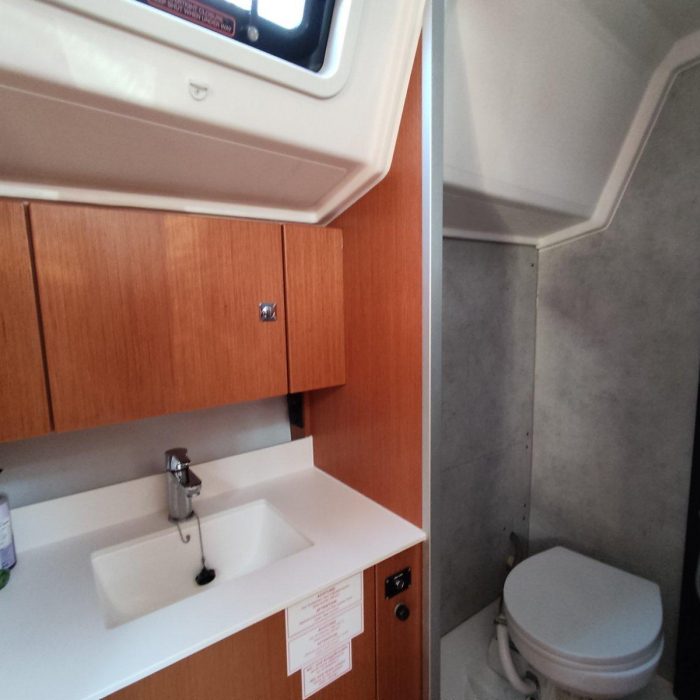 Nirvana | Bavaria C42 photo 13