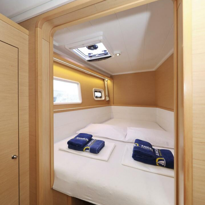 Ladies First | Lagoon 400 S2 photo 4