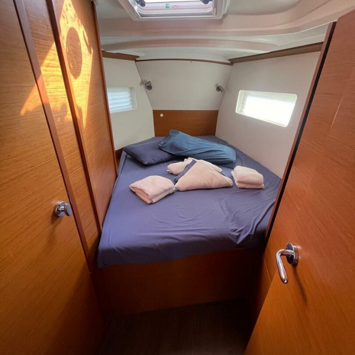 Diana | Sun Odyssey 380 photo 6