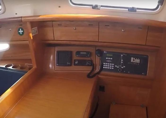 Evi | Bavaria 34 photo 3