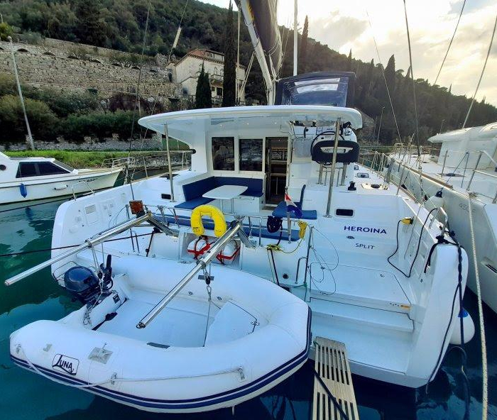 Heroina | Lagoon 40 photo 6