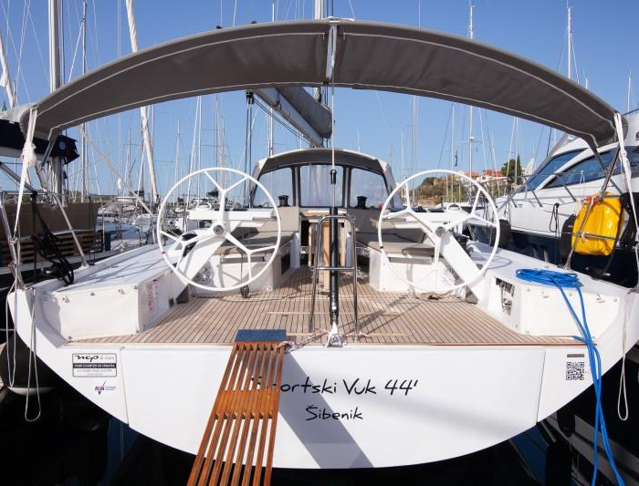 Sportski Vuk 44 | Grand Soleil 44 photo 16