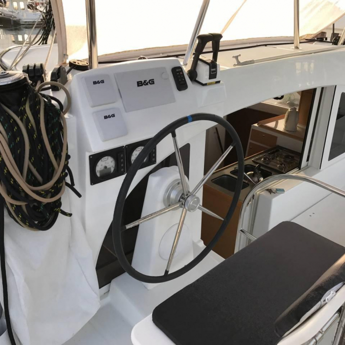 Pampero | Lagoon 380 photo 9