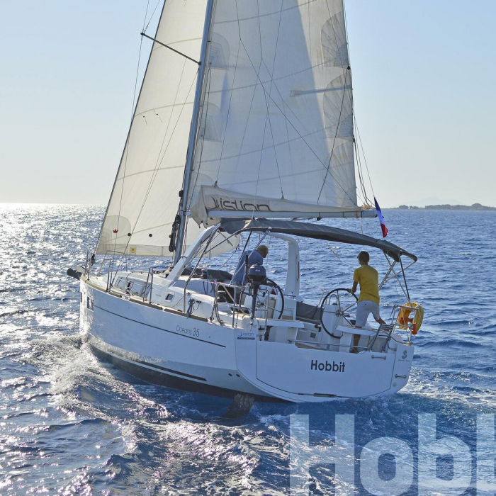 Hobbit | Oceanis 35 photo 6