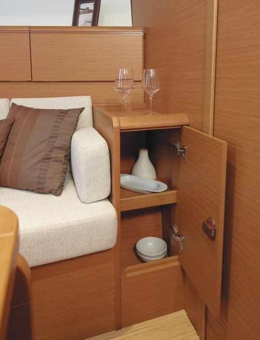 Minerva | Sun Odyssey 379 photo 3