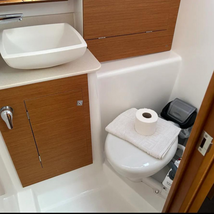 Sail Corvus | Dufour 390 Grand Large photo 19