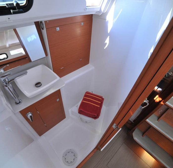 Else | Dufour 360 GL photo 13