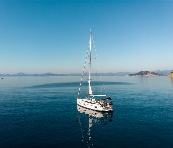 Nomad | Bavaria C42 photo 7