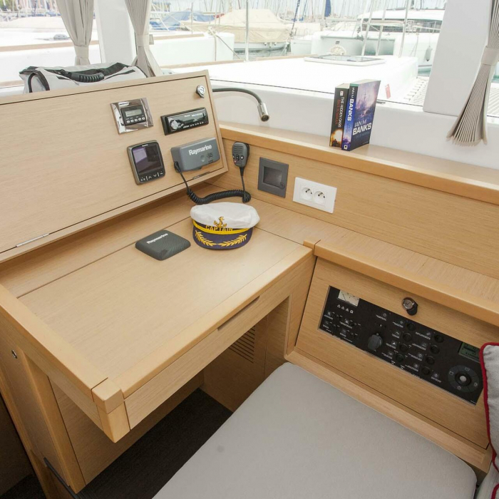 U2 | Lagoon 39 photo 12