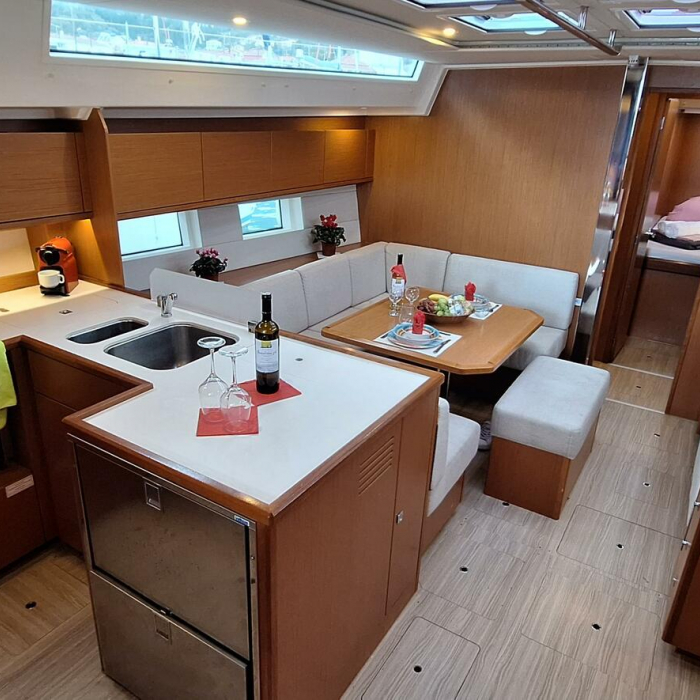 LADY FLORA 3 | Bavaria C50 photo 14