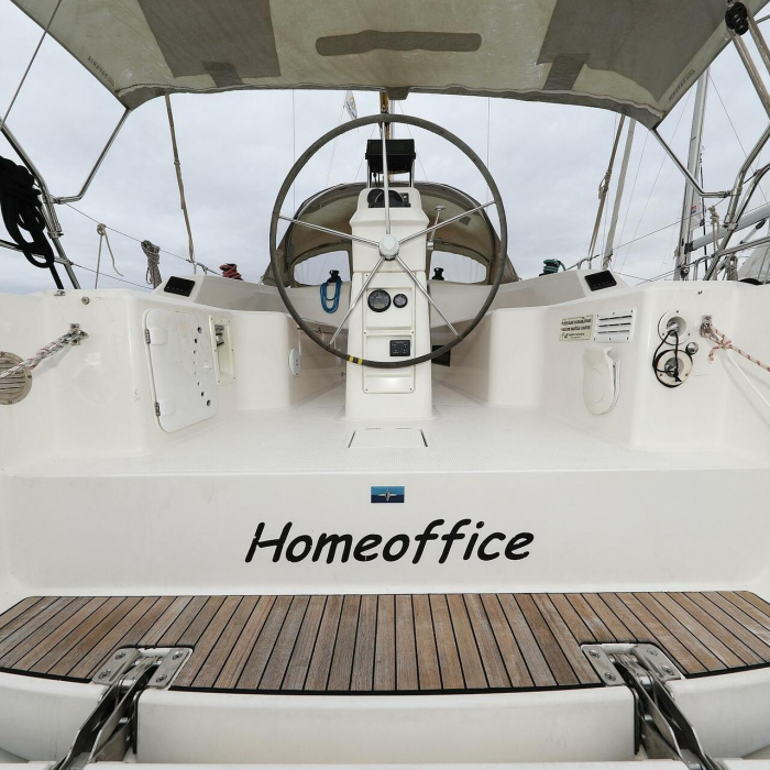 Homeoffice | Bavaria Cruiser 33 photo 22