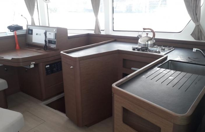 Utopia | Lagoon 42 photo 2