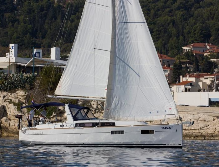 JEAN MICHEL | Beneteau Oceanis 35 photo 3