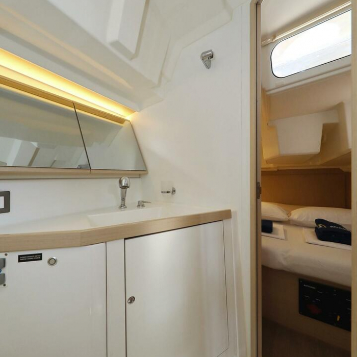 Lambda | Oceanis 46.1 photo 5