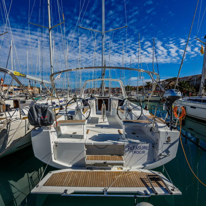 Pleasure | Oceanis 38.1 photo 8