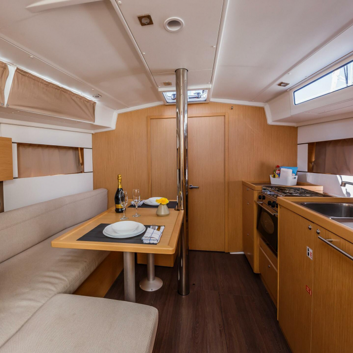 Pleasure | Oceanis 38.1 photo 6